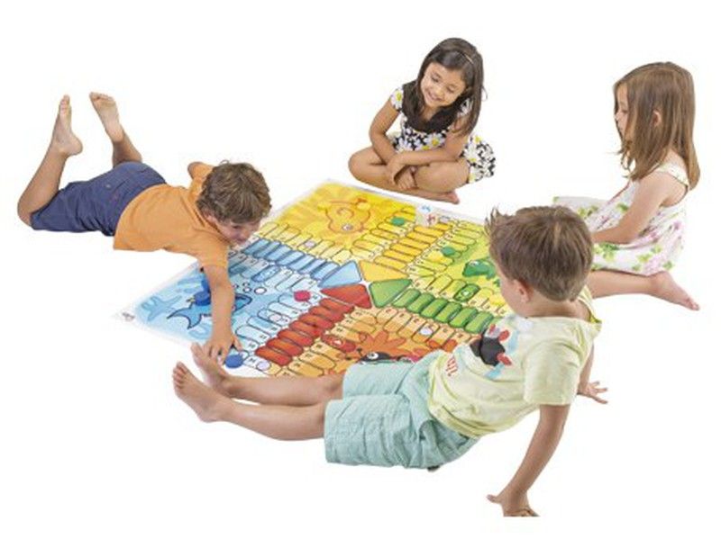 El juego del Domino, de la Ajedrez, de las Damas, el 4 en raya, el parchís, la oca y muchos más en tamaño gigante