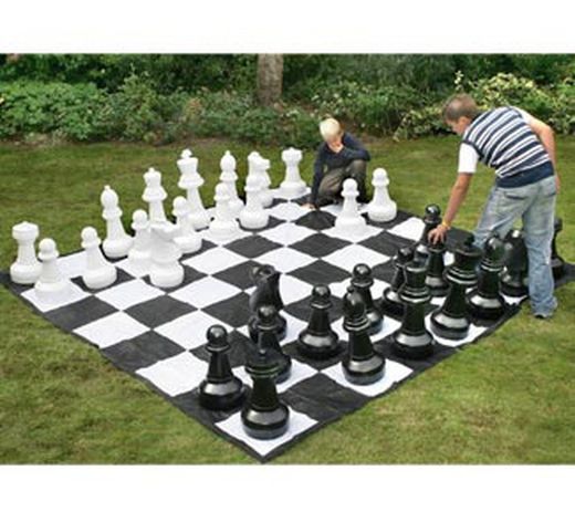 Ajedrez gigante el juego de piezas
