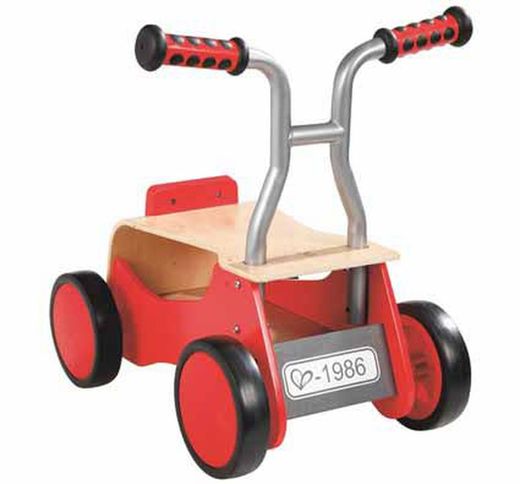 Andador de madera con baúl