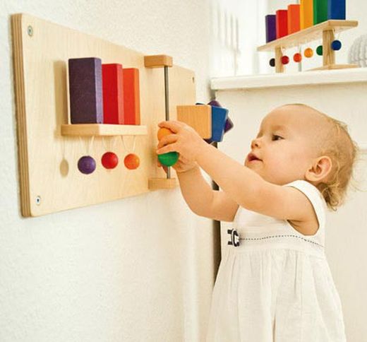 Baby panel mural caida a