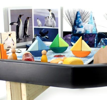 Bandeja mundo activo con soporte de madera  -Alt 55cm