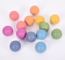 Bolas de madera arcoíris
