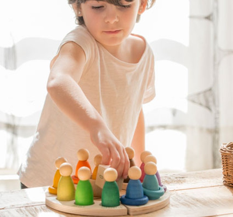 Calendario perpetuo anual de madera con muñecos Nins® Castellano - Grapat