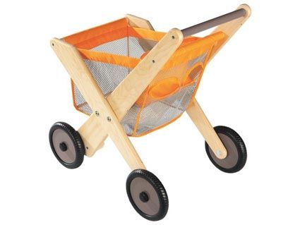 Carrito de supermercado de madera