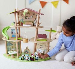 Casa ecorresponsable familia panda