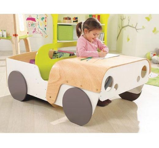 Centro de actividades el coche todoterreno