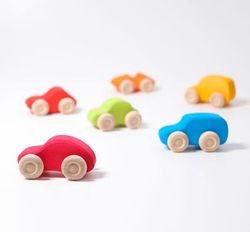 Coches de madera arco iris