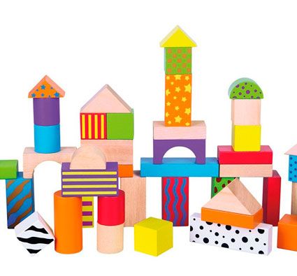 Construcción de madera pequeños blocks decorados