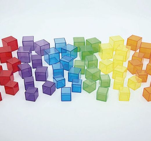 Cubos transparentes multicolores