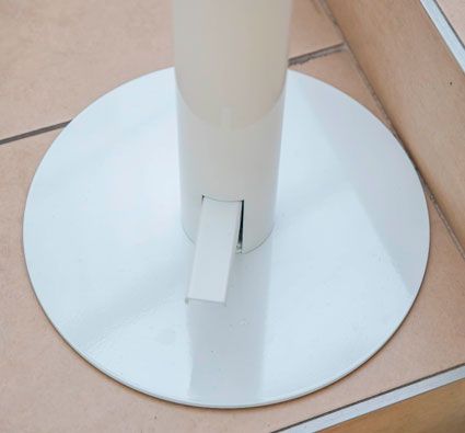 Dispensador de pie con pedal para gel hidroalcohólico + 1 botella de gel 500ml incluido - Blanco