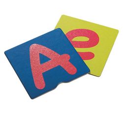 Fichas táctiles sobre las letras y los signos de puntuación