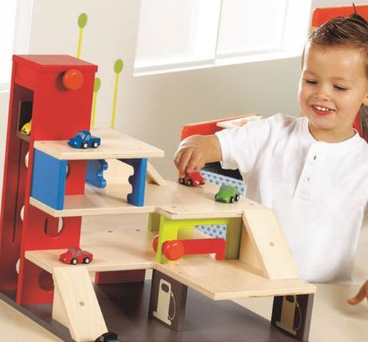Garaje de madera infantil