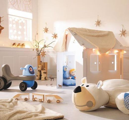 Gran casa de cartón para decorar