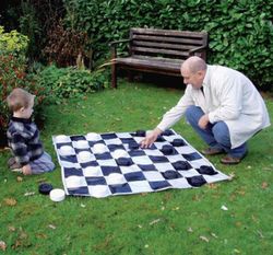 Juego de damas gigante