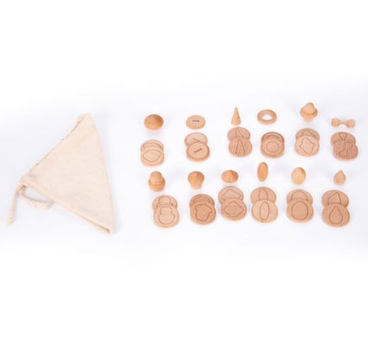 Juego de tocar y asociar tesoros de madera