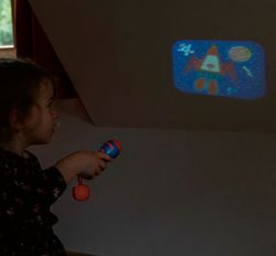 Linterna proyector el espacio