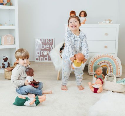 Muñeco bebé africano con cuerpo blando 32cm