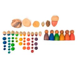 Nins de madera oscuros