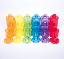 Pequeños botes con tapa traslúcidos