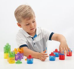 Pequeños botes con tapa traslúcidos