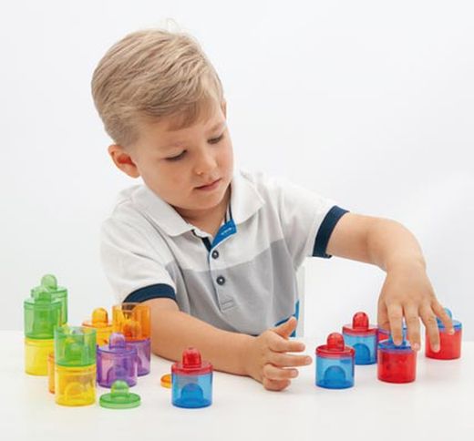 Pequeños botes con tapa traslúcidos