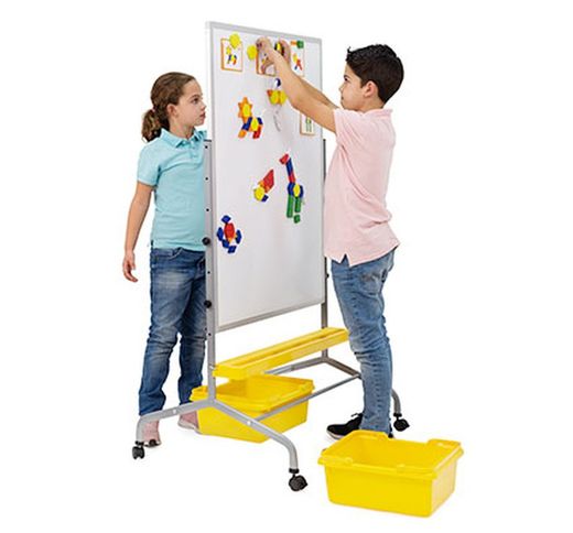 Pizarra blanca con pie fija imantada para rotulador y con cubetas 75x100cm
