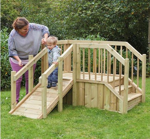 Rampa y escalones de exterior para niños pequeños