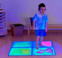 Set de Baldosas sensoriales con líquido UV 50cm x 50cm
