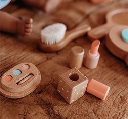 Set de belleza de madera para muñecos