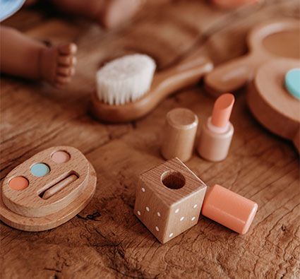 Set de belleza de madera para muñecos