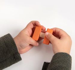 Tornillos y tuercas arco iris