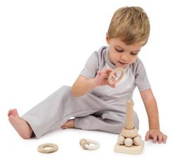 Torre de anillas variadas materiales naturales